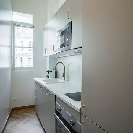 Elegant - Proche Arc De Triomphe パリ