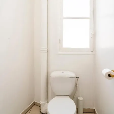 Elegant - Proche Arc De Triomphe